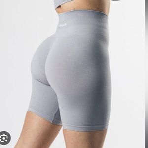 Alphalete amplify biker short